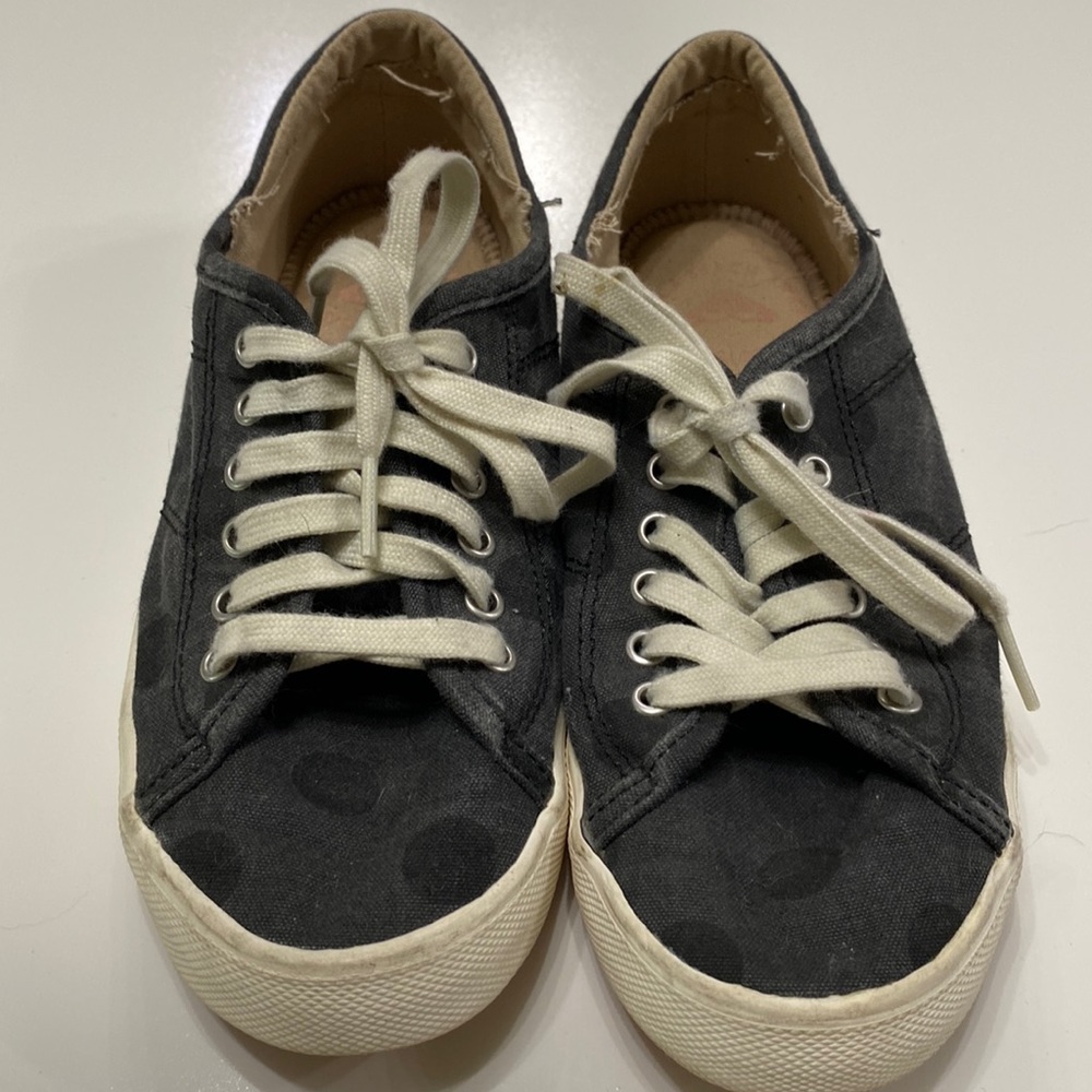 Roxy tennis shoes